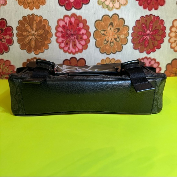 Coach X Jean Michel Basquiat Signature Canvas Track Crossbody Bag No. C5420 - Picture 14 of 15